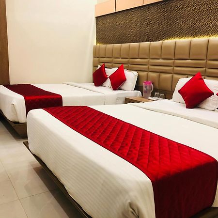 Hotel Guestinn Residency Мумбай Екстериор снимка
