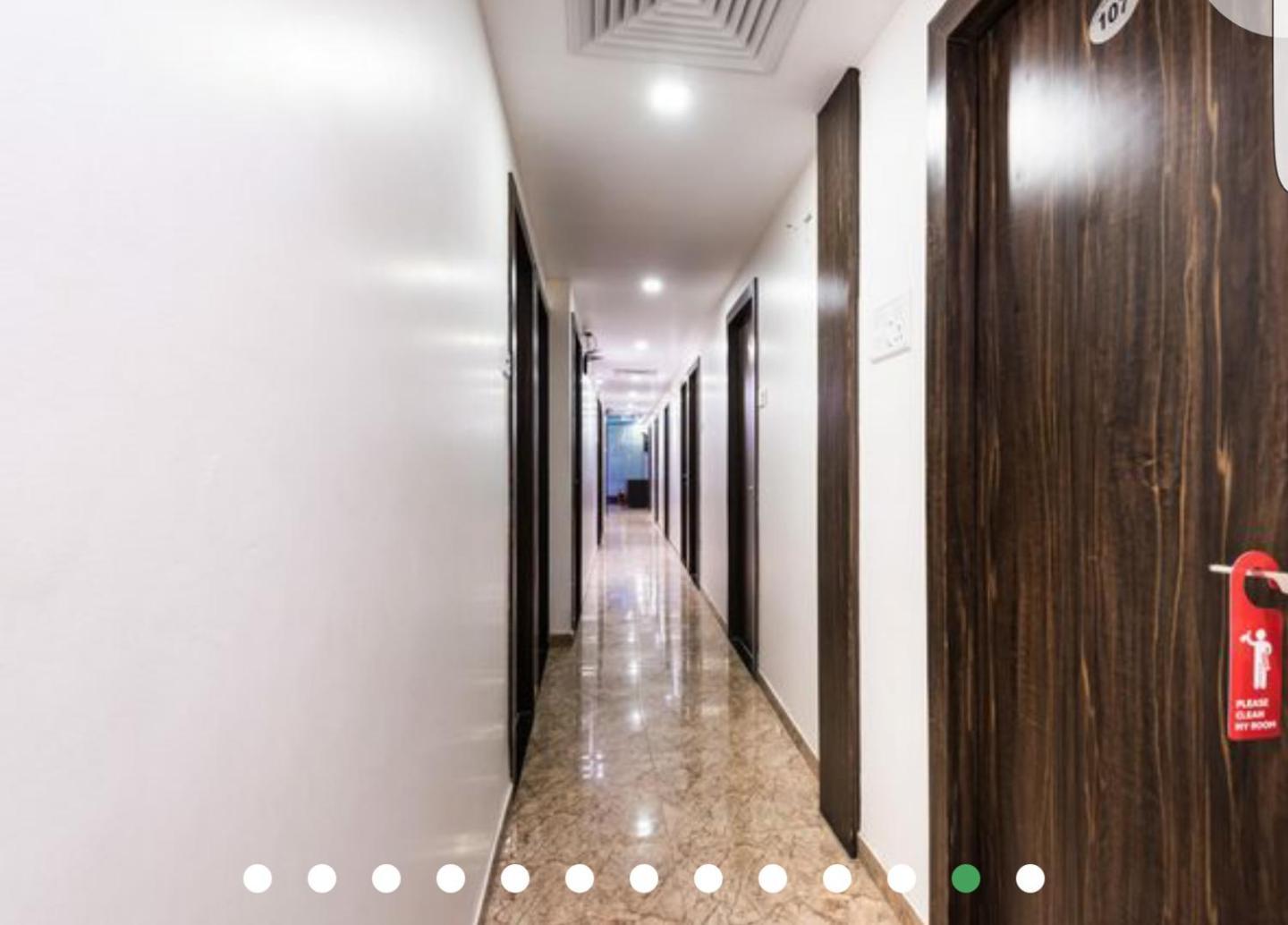 Hotel Guestinn Residency Мумбай Екстериор снимка