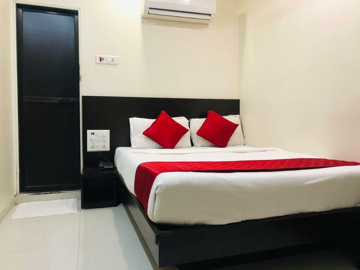 Hotel Guestinn Residency Мумбай Екстериор снимка