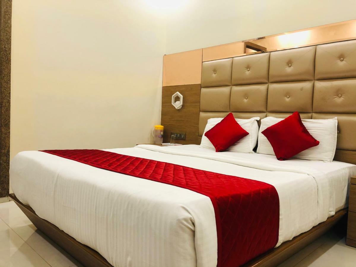 Hotel Guestinn Residency Мумбай Екстериор снимка